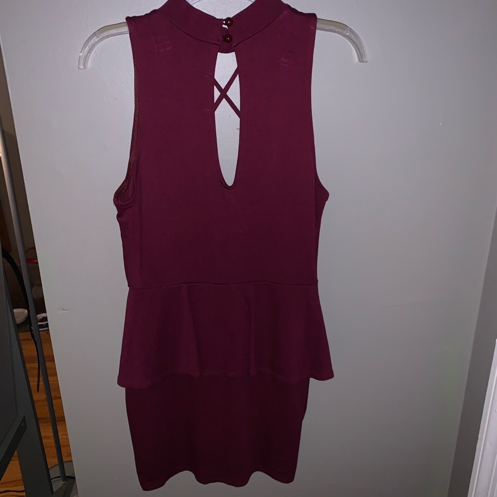 Body con maroon dress - Picture 2 of 3